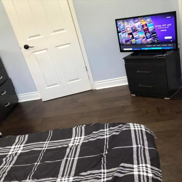 SHAY 2ND FLOOR-Holiday Home，位于皮克灵的酒店
