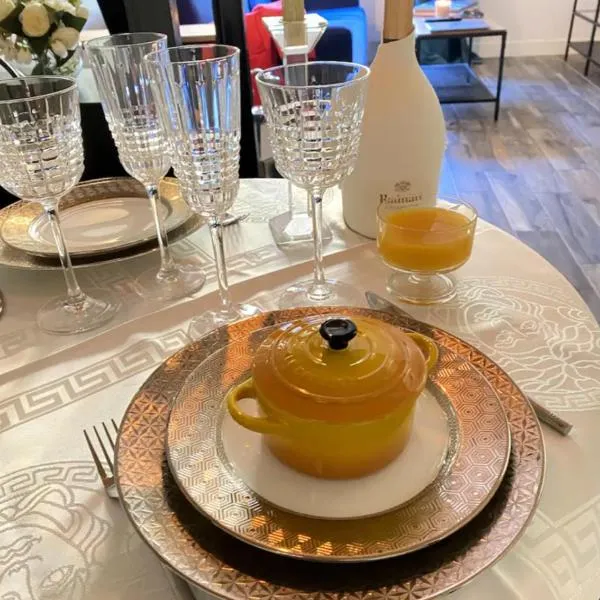 Beautiful Mezzanine Studio- City Center Lyon，位于Fourvière的酒店