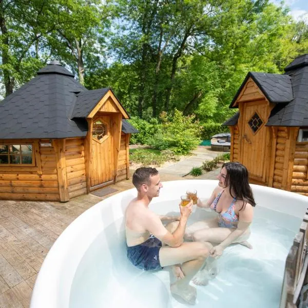 La Bulle de Chantilly - Spa & sauna privatifs & petit déjeuner gourmand，位于Saint-Leu-dʼEsserent的酒店