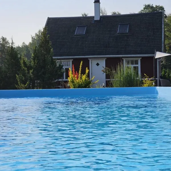 Hundi Holiday Home Main House，位于Hiiumaa的酒店