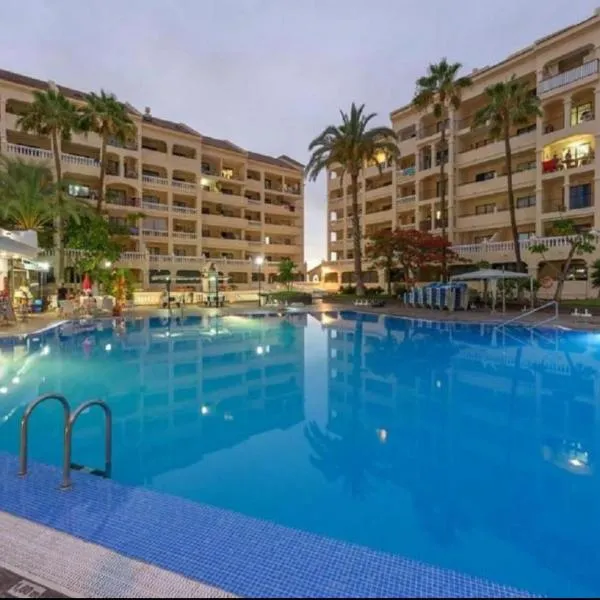 Casa Giorì Los Cristianos Castle Harbour，位于洛斯克里斯蒂亚诺斯的酒店