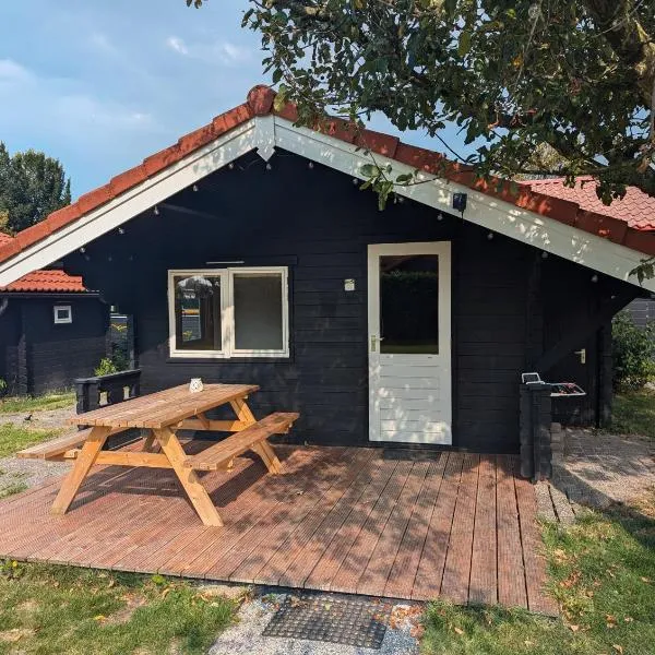 The Bee - Trekkershuts & Apartment，位于Opperdoes的酒店