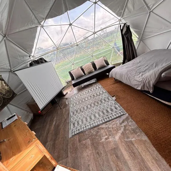 Secret Heated Dome, Hot Tub,Firepit Projector in Lincoln，位于林肯的酒店
