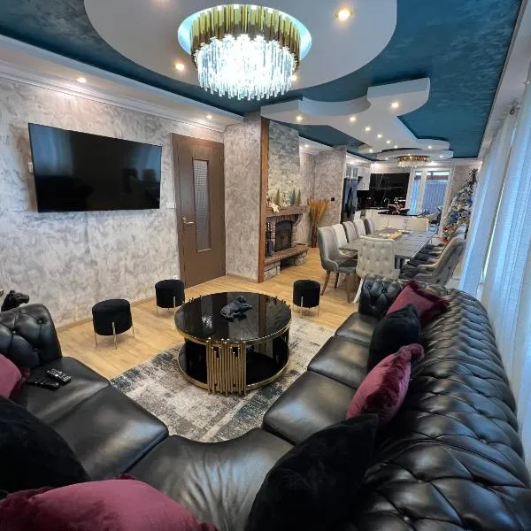 Maison De Luxe Pour 14 personnes - SPA - Billard - Sport - Baby-foot，位于莱托利的酒店