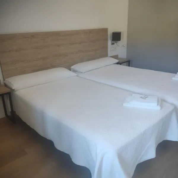 Hostal los Rosales，位于Almázcara的酒店