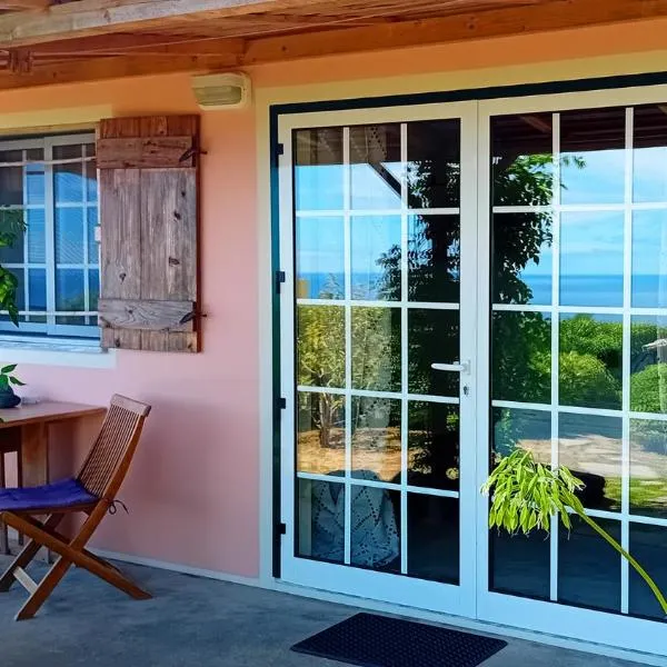 Faial Cottage B&B，位于Cedros的酒店