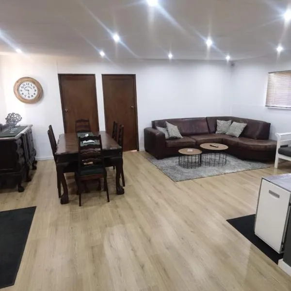 Cozy Cabin，位于德尔斯特鲁姆的酒店