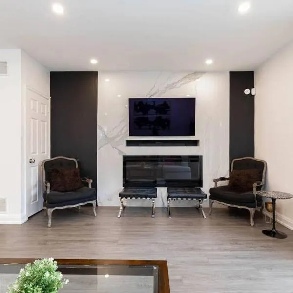 Grand 3 BR Toronto Victorian Entire Home，位于多伦多的酒店