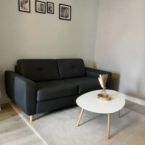 Maison de ville - 8 couchages，位于圣皮埃尔－勒穆捷的酒店