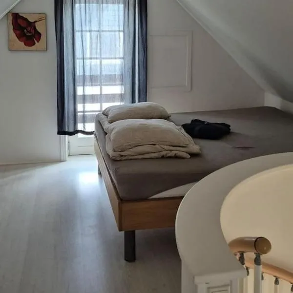 Marku House 2-plans huse，位于斯楚厄的酒店