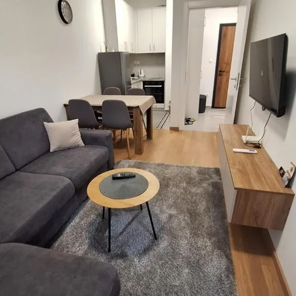 Stan na dan Banjaluka Ada 3，位于Rebrovac的酒店