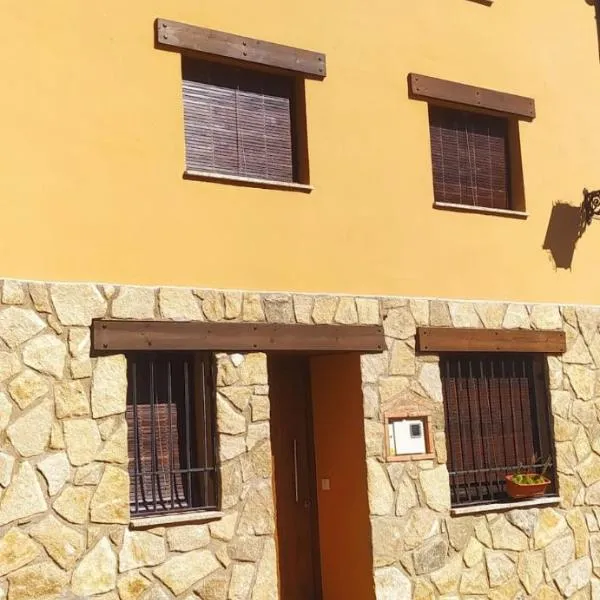 Casa Misi，位于坎德莱达的酒店