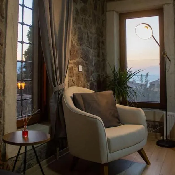 Stone Studio with Beautiful View in heart of İzmir，位于伊兹密尔的酒店