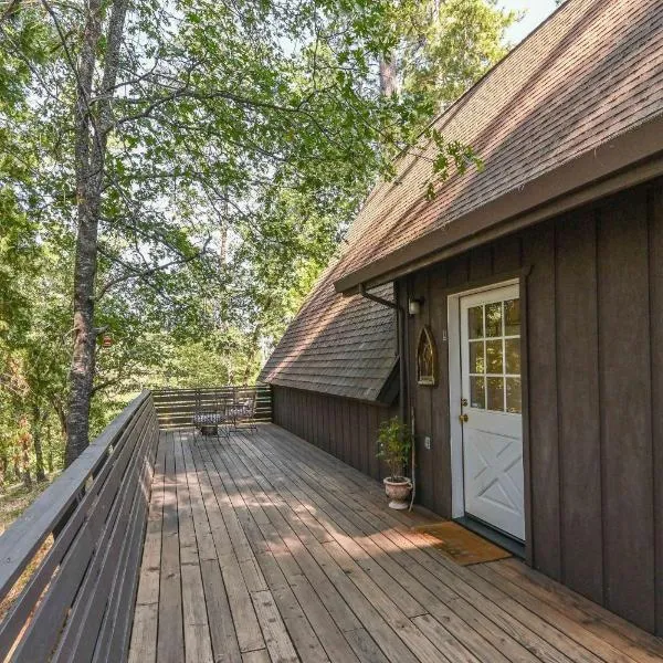 Hathaway Hideaway Loft Apartment，位于Hathaway Pines的酒店