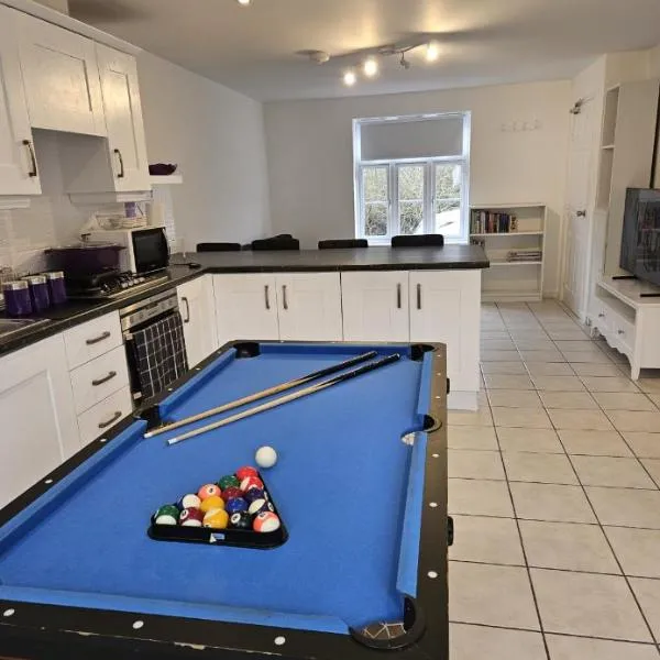 Nicely Furnished Rooms in Aylesbury，位于Weedon的酒店