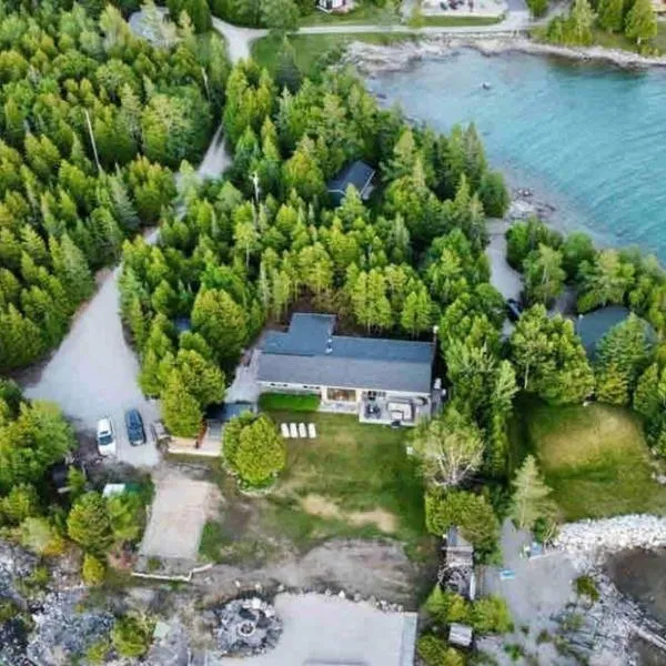 Georgian Legendary Tobermory Retreat With Hot Tub，位于托伯莫里的酒店