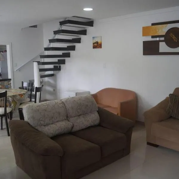 Aluguel de casa no Guaruja proximo a praia para temporada，位于瓜鲁雅的酒店