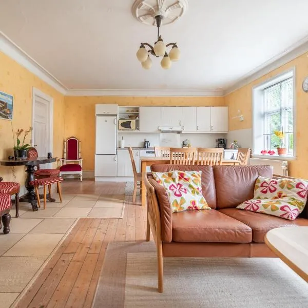 Charming, spacious, sea view guest house，位于奥基克比的酒店