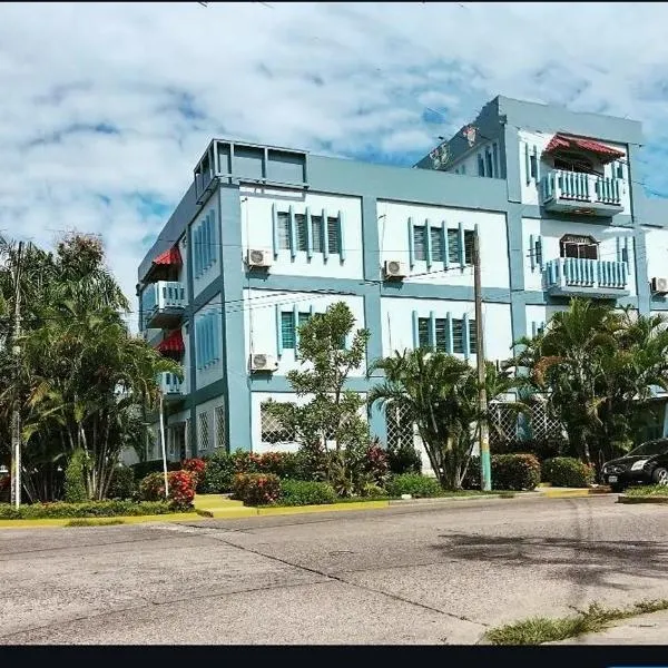 狂欢节酒店，位于拉塞瓦的酒店