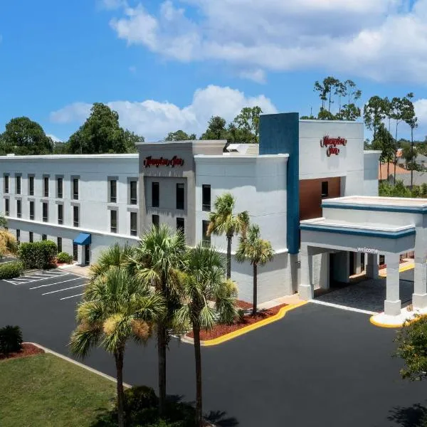 Hampton Inn by Hilton Panama City Beach，位于巴拿马城海滩的酒店