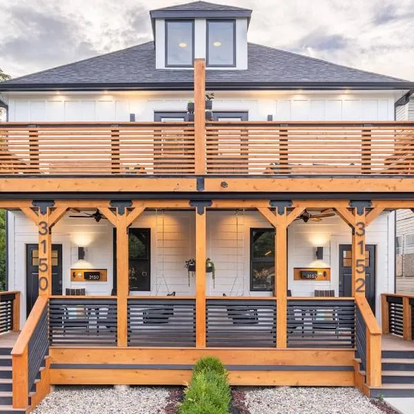 Artisan Oasis-hot Tub Fire Pit 8bd Whole House，位于印第安纳波利斯的酒店