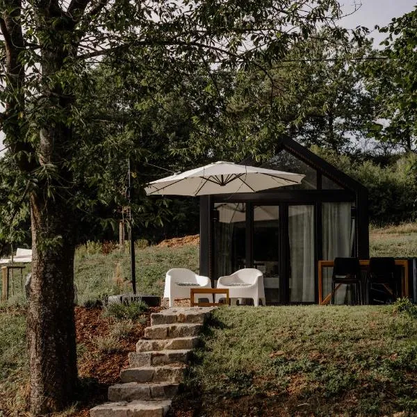 Glamping Osada，位于Hýskov的酒店