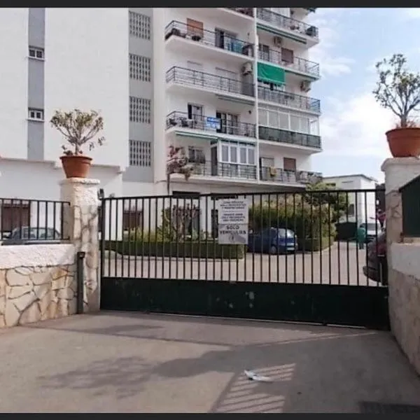 Apartment Silica near Bonzana Square，位于Benalmadena Costa的酒店