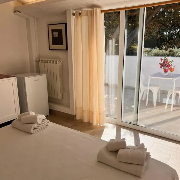 Villa Aurea，位于伊斯皮卡的酒店
