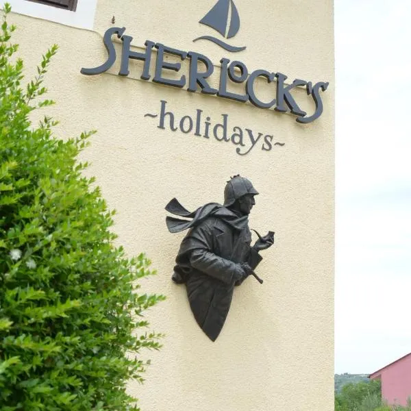 Sherlock's Holidays boutique rooms，位于波尔托罗的酒店