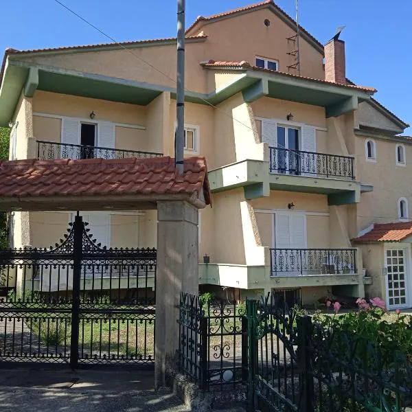 Maria's Apartment，位于卡拉维塔的酒店