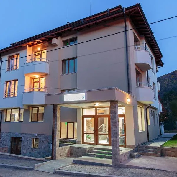 Family Hotel Relaxa，位于Kremenik的酒店