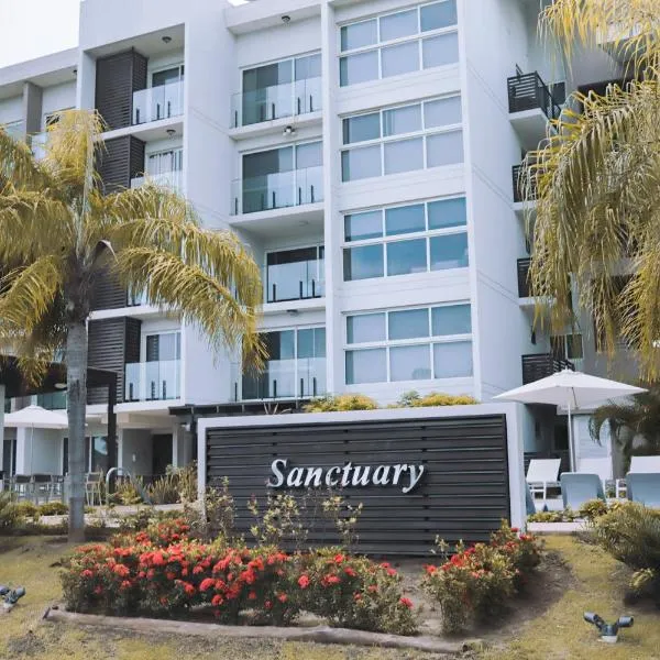 Sanctuary by Playa Caracol Residences，位于蓬塔查梅的酒店