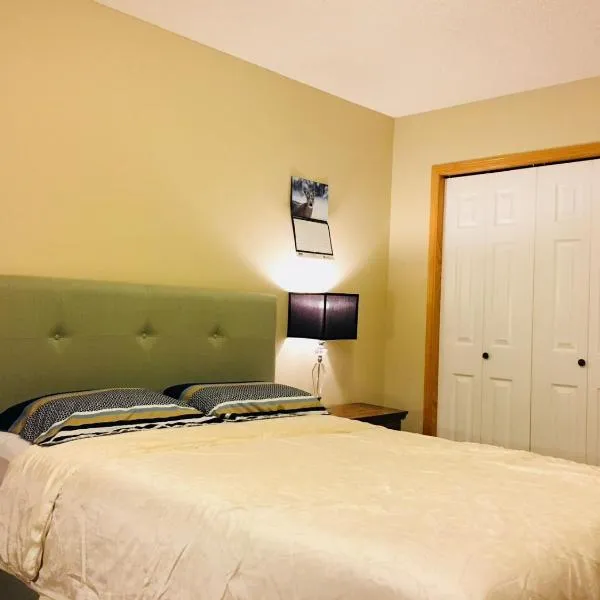Bedrooms in Kenaston, Close to Walmart, Costco, IKEA, Outlet，位于温尼伯的酒店