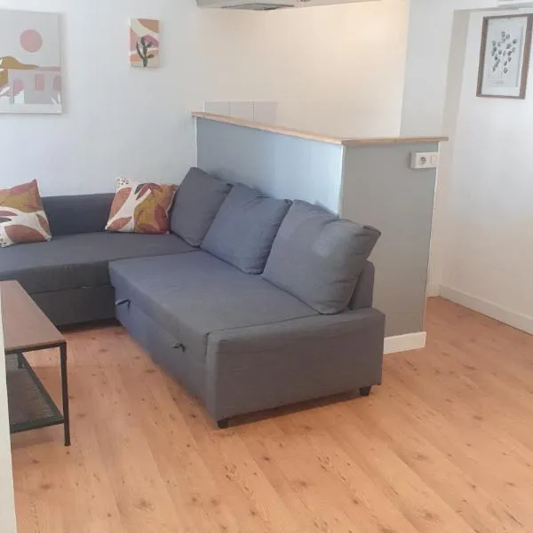 Appartement cosy，位于Courthézon的酒店