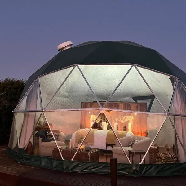 The Karoo Glamping Dome，位于格拉夫-里内特的酒店