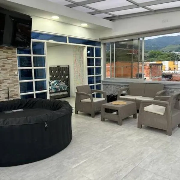 Queen travel apartment，位于多斯克布拉达斯的酒店