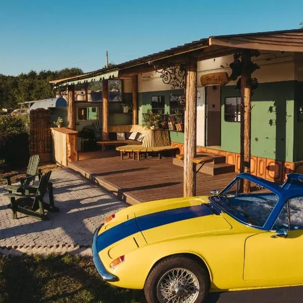 The Horse Hut & Lotus Spa，位于Medstead的酒店