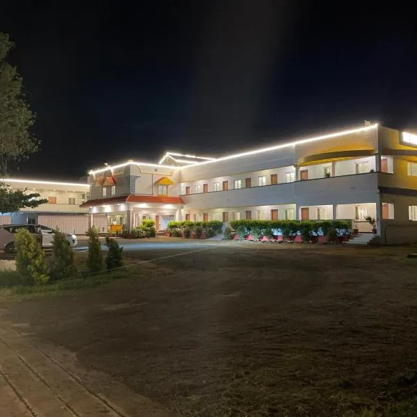 THE MOUNT VIEW CASTLE HOTELS and RESORTS，位于滕卡西的酒店