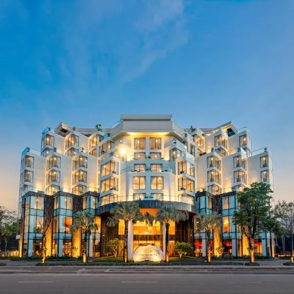 Poseido Hotel Quảng Bình，位于Bố Trạch的酒店