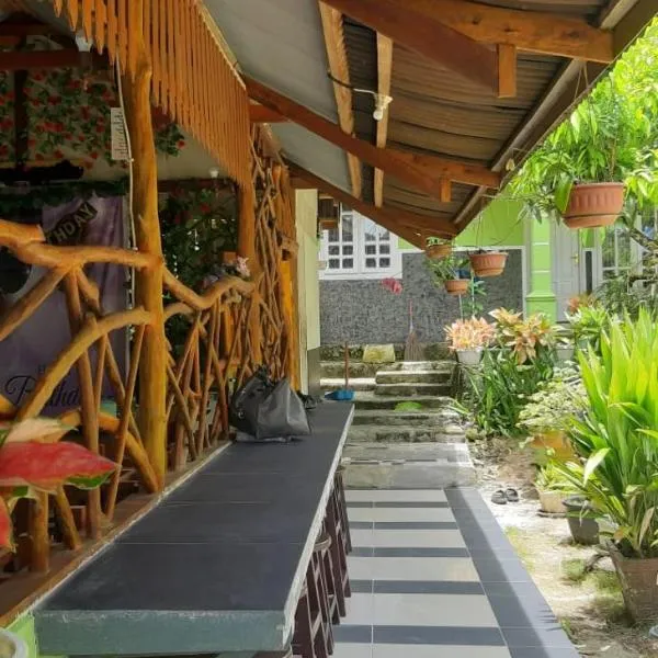 Laggaita Beach Homestay & Tourist Culinary Centre Mentawai，位于Tuapejat的酒店