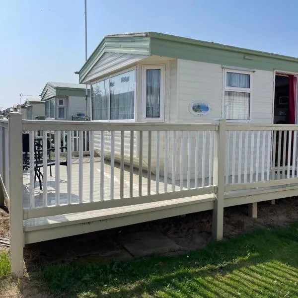 Sealands park, sleeps 6, WiFi, heating, veranda,beach access，位于英戈尔德梅尔斯的酒店