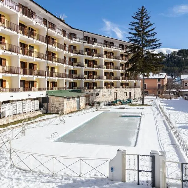 德尔帕可大酒店，位于佩斯卡塞罗利的酒店