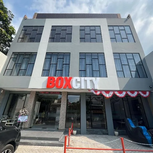 Box City Hotel Mojokerto，位于Mojokerto的酒店