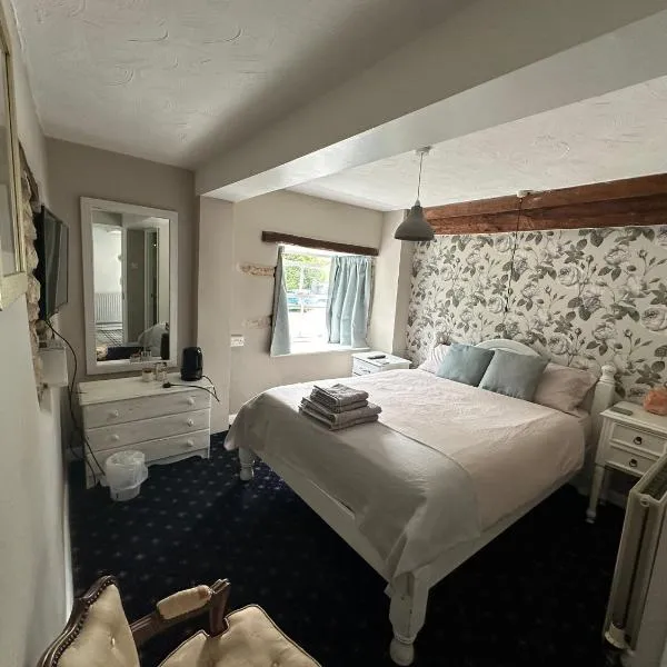 The Black Horse Inn，位于德斯利的酒店