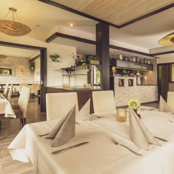Hotel - Restaurant Sonneneck，位于Dornstetten的酒店