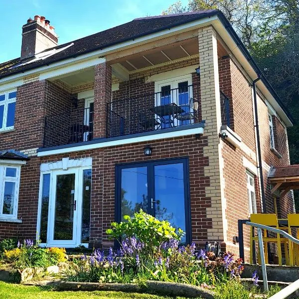 Newberry Wood Guesthouse，位于伊尔弗勒科姆的酒店