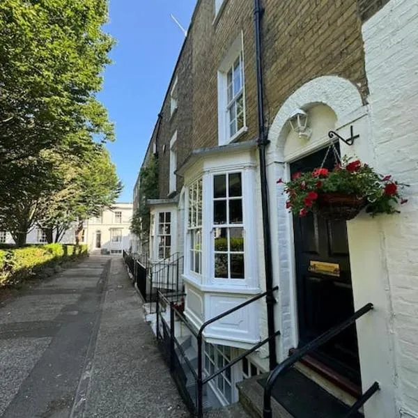 2 Bed Georgian cottage, Ramsgate，位于拉姆斯盖特的酒店