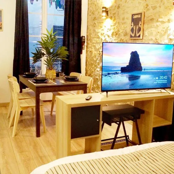 The creative studio town center，位于谢夫勒斯的酒店