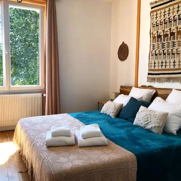 Gîte des Sisampas- Terrasse privée, vue aux montages，位于Rencurel的酒店