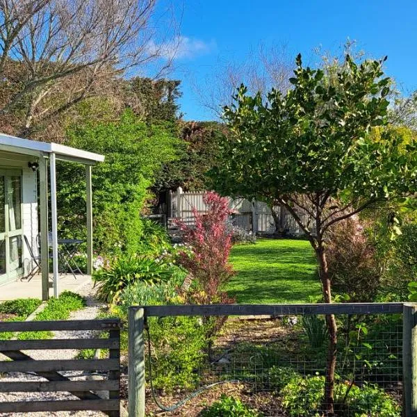 One bedroom country cottage，位于莫图伊卡的酒店